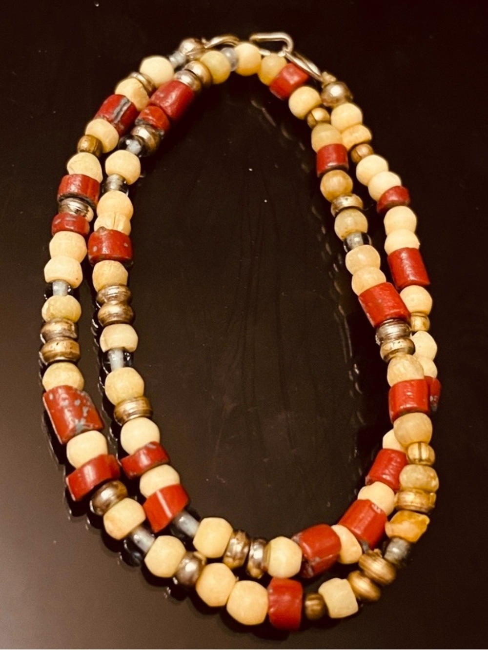Vintage Unique Southwestern Handcrafted Glass Beaded Necklace – 16”